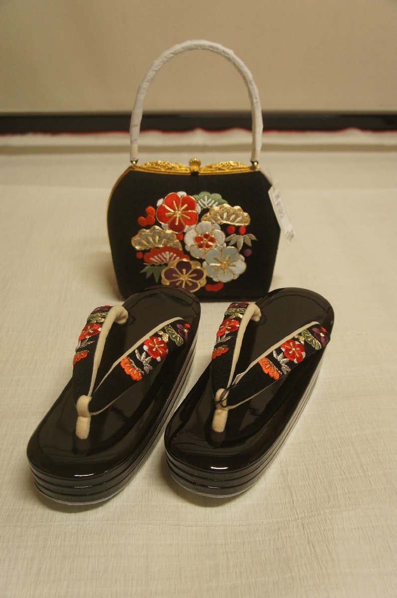  special selection new goods [ peace ..] long-sleeved kimono for black color ground embroidery zori L bag set [E13987]