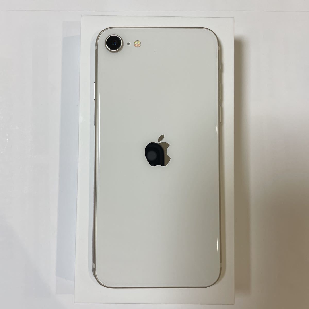 iPhone SE 第3世代 64GB スターライト バッテリー100%|PayPayフリマ