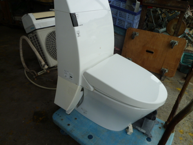 シャワートイレ　一体型便器♪INAX DT-２５５　BWI（ピュアホワイト） 中古良品 床排水_画像2