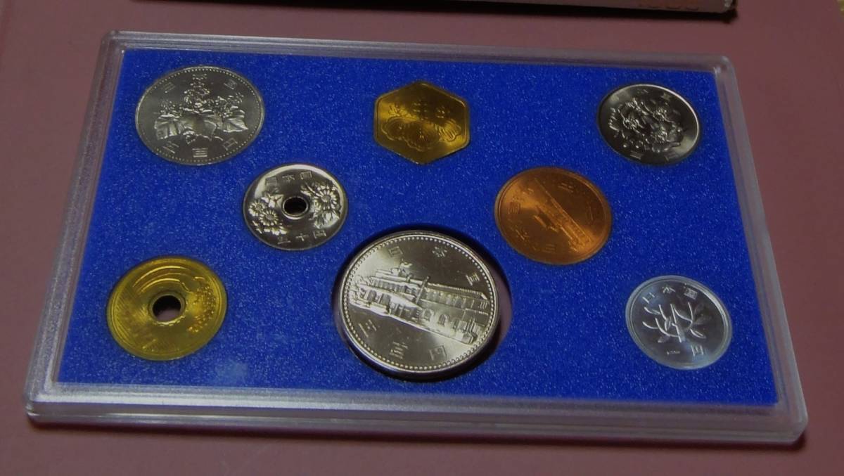 セール品の値段 中国　1985年rミントセット 旧貨幣/金貨/銀貨/記念硬貨