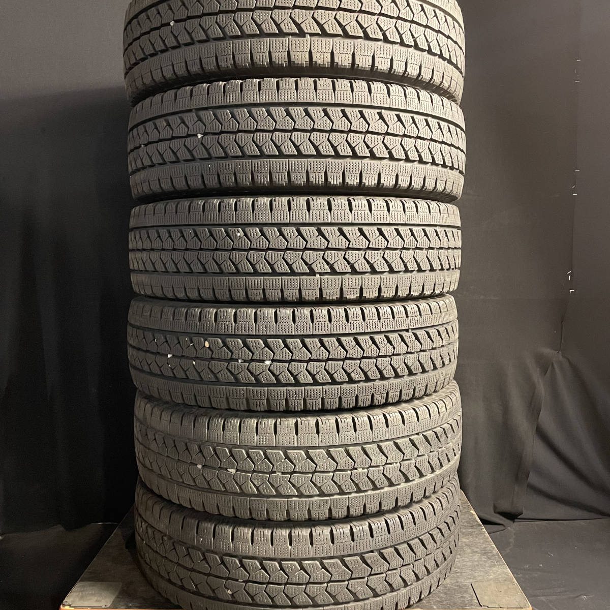 スーパーバリ山☆215/70R17.5 118/116L ブリヂストン W979
