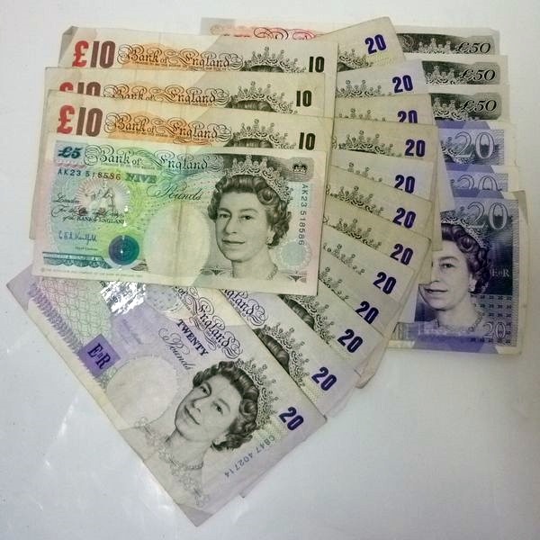 旧イギリスポンド紙幣-