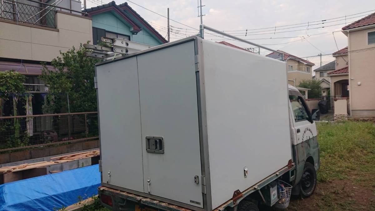  light truck keep cool container storage room 