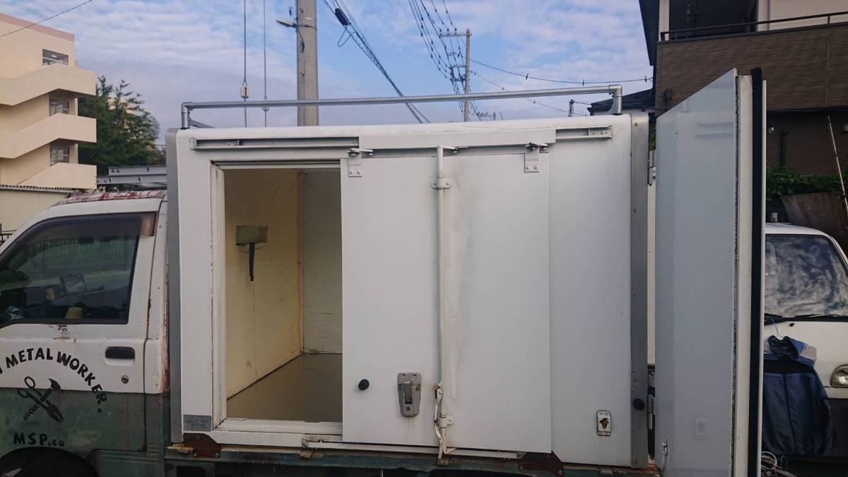  light truck keep cool container storage room 