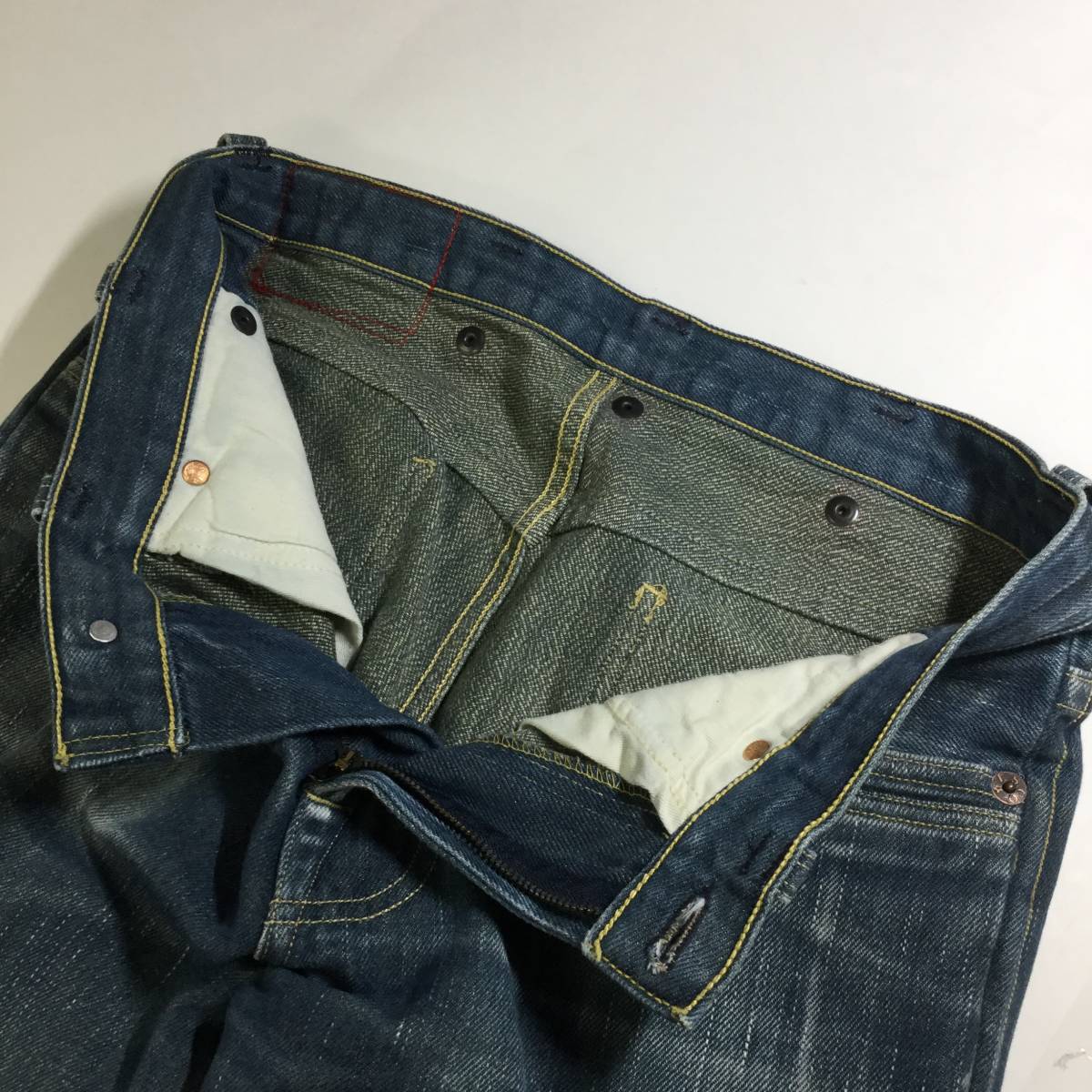 リーバイス LEVI’S VINTAGE CLOTHING LVC クロアチア製 プレミアムコレクションライン RED GUYS STRAIGHT VINYL SHINE