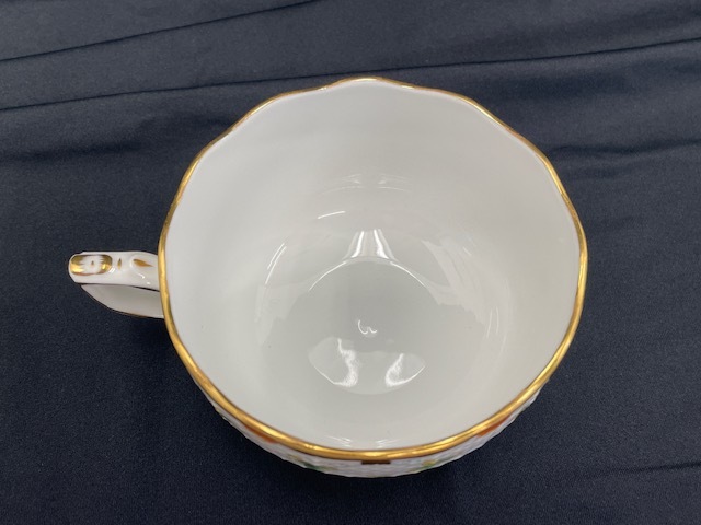 2611 HEREND ストロベリーコンポジション ティーカップ&ソーサー