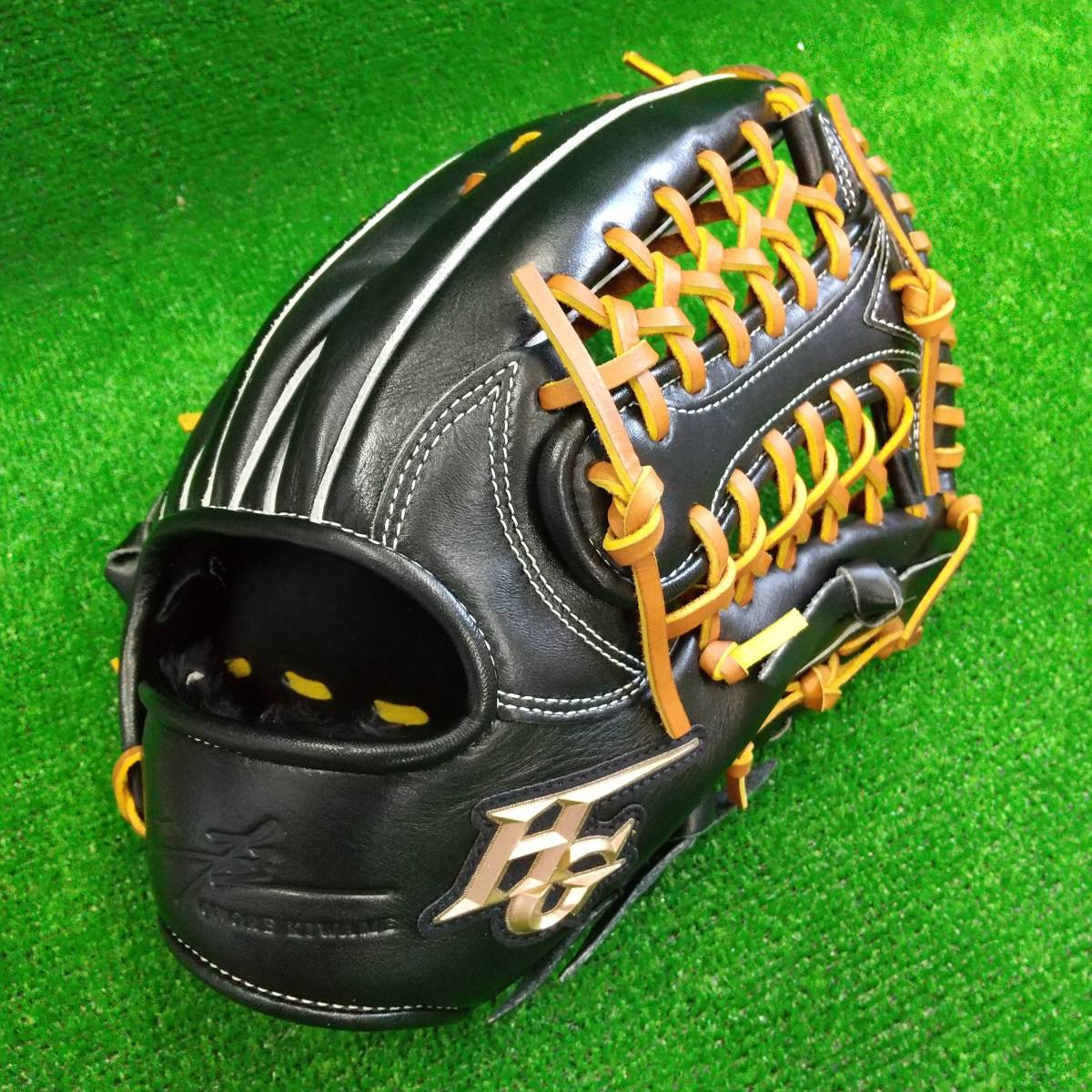 【お取り寄せ】 23%引 210 ハイゴールド 新品 己極 OKG2108 艶有 ブラック×タン 一般軟式用グラブ 外野手用 【お取り寄せ】 23%引 210 ハイゴールド 新品 己極 OKG2108 艶有 ブラック×タン 一般軟式用グラブ 外野手用