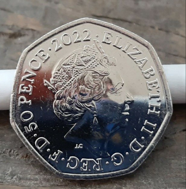 2022年英国50ペンスエリザベス女王の70年1952年~2022年記念コインカプセル付き