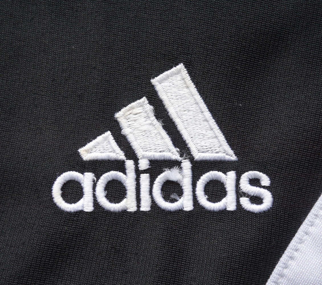 1990s ヴィンテージ adidas パフォーマンスロゴ 3ストライプス トラックジャケット ジャージ S位 黒白赤 ドルマン ショート丈 USA 古着_画像6