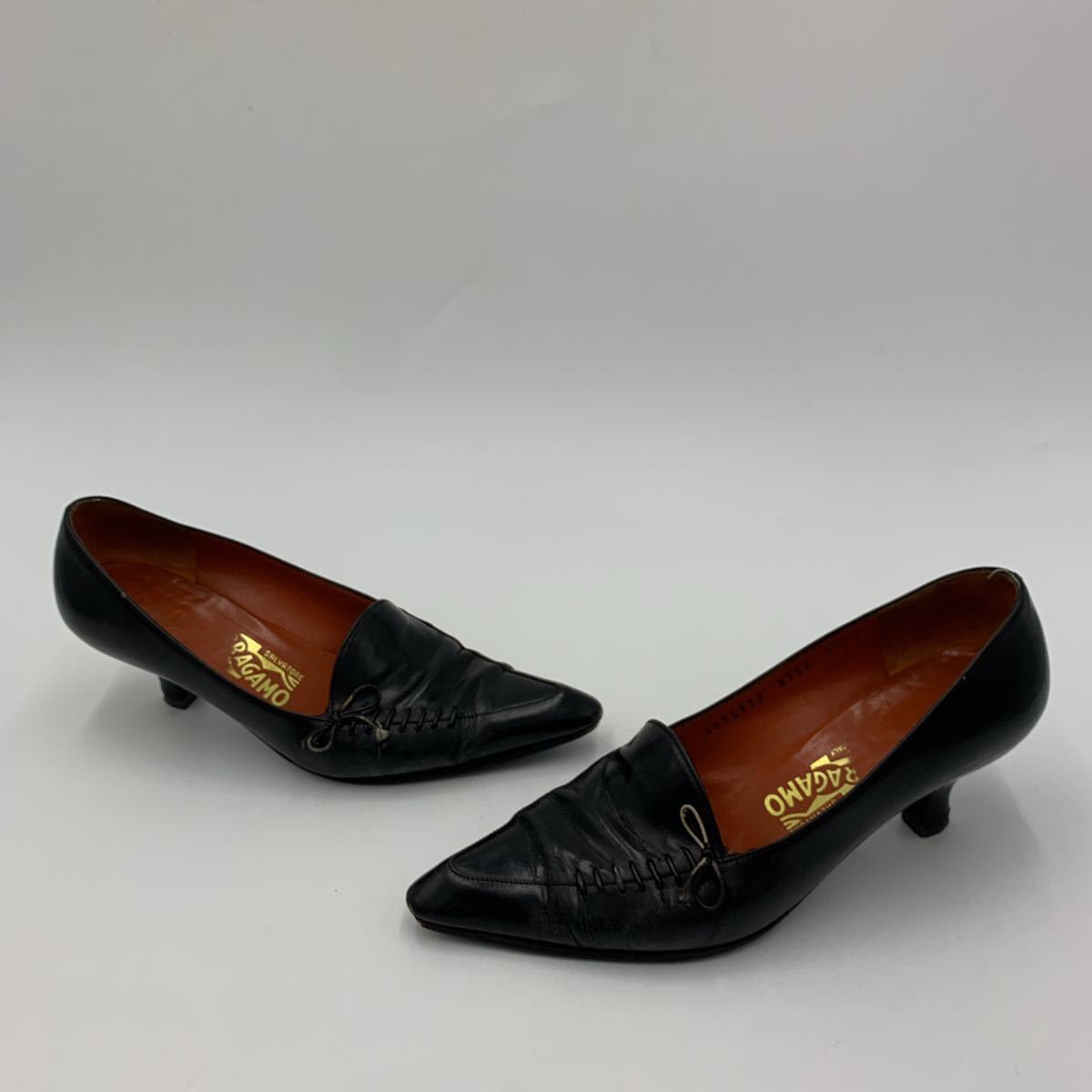 A イタリア製 '高級婦人靴' Salvatore Ferragamo サルヴァトーレフェラガモ 本革 ヒール パンプス 5.5C 22.5cm レディース シューズ 黒