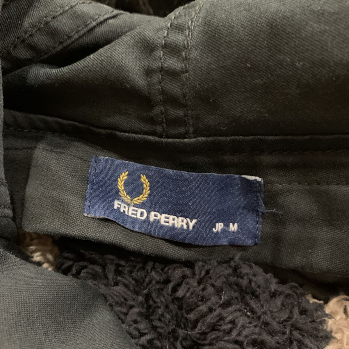 TT ＊ '高級感溢れる' 人気モデル FRED PERRY フレッドペリー 高品質