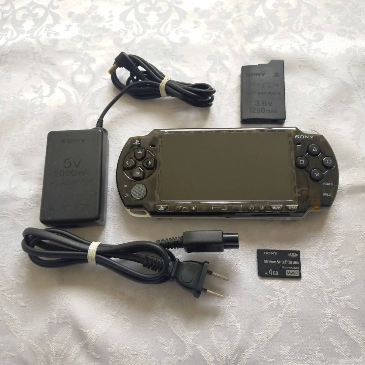 【美品】【カスタム】PSP 2000 すぐ遊べるセット(クリアブラック)