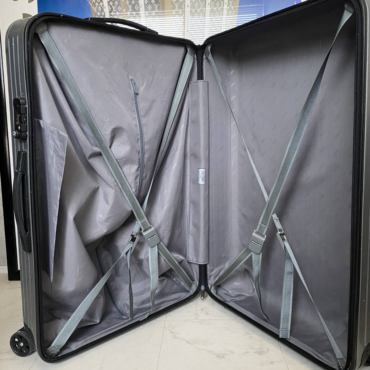 最大サイズの104L RIMOWA リモワ SALSA 2輪 グレーシルバー系 スーツケース キャリーケース 876.77 107L 本物 正規品