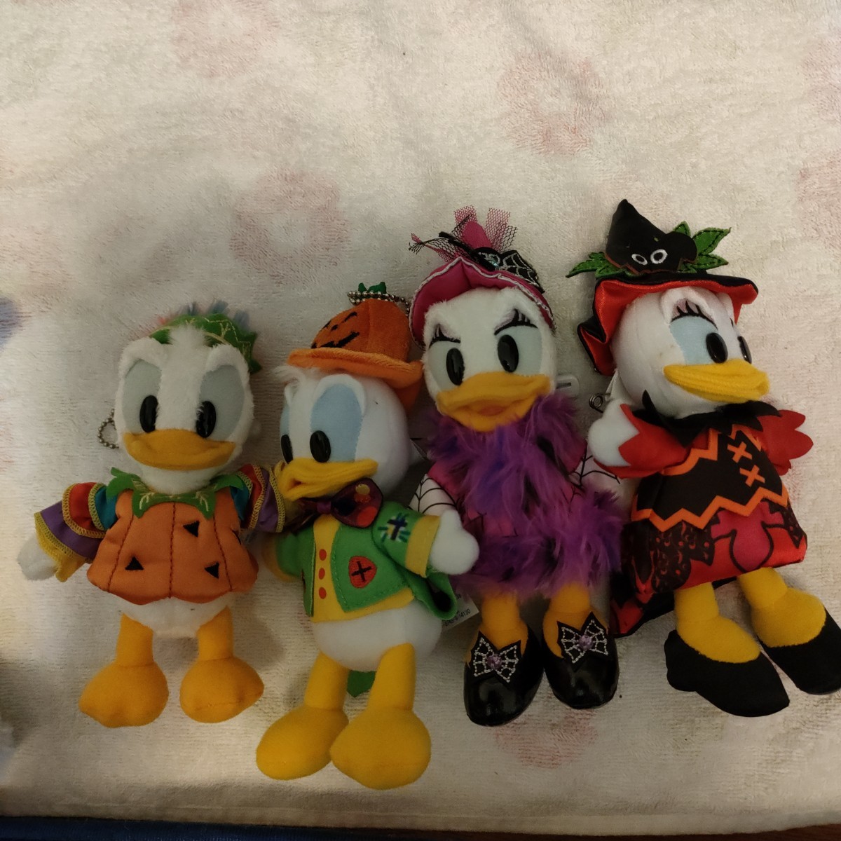 Paypayフリマ ディズニーハロウィンドナルド デイジーぬいぐるみバッチキーホルダー Paypayフリマ ディズニーハロウィンドナルド デイジーぬいぐるみバッチキーホルダー