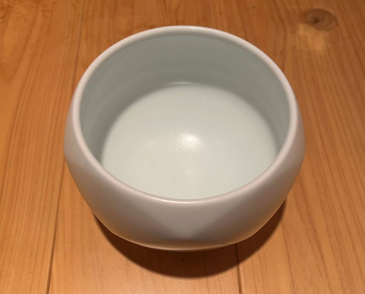 人間国宝 前田昭博】白瓷茶碗 面取 白磁 面取 金沢工芸館 工芸品 人間国宝 前田昭博】白瓷茶碗 面取 白磁 面取 金沢工芸館 工芸品