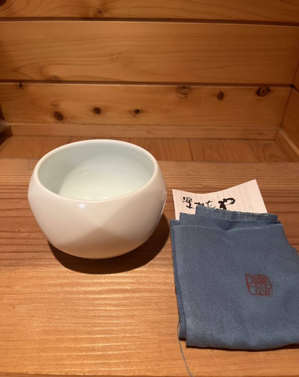 人間国宝 前田昭博】白瓷茶碗 面取 白磁 面取 金沢工芸館 工芸品 人間国宝 前田昭博】白瓷茶碗 面取 白磁 面取 金沢工芸館 工芸品