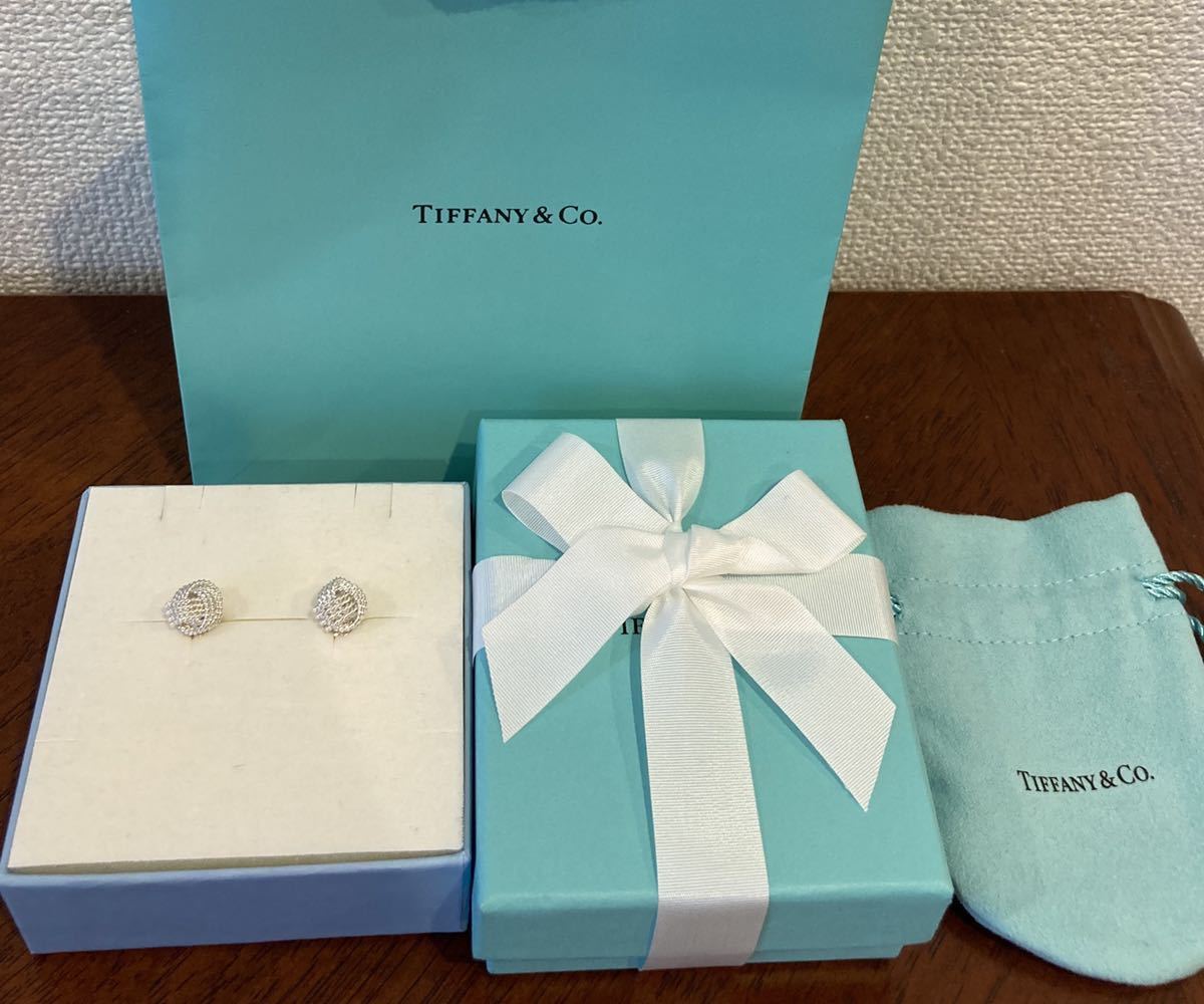 新品 正規品 ティファニー tiffany&co ピアス ツイストボール メッシュ シルバー ケース 巾着 紙袋 リボン ギフト メッシュボール　ギフト_画像4