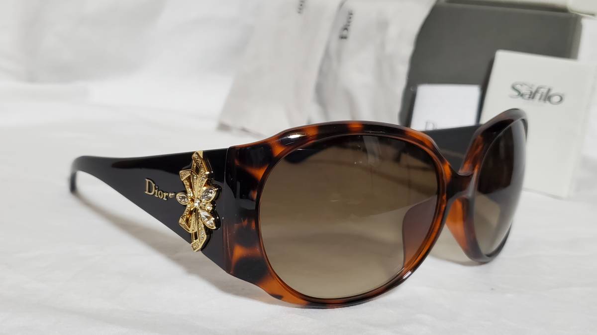  regular beautiful rare Christian Dior Dior Logo butterfly equipment ornament luxury sunglasses black tea leopard print series combination jewelry I wear attached have 