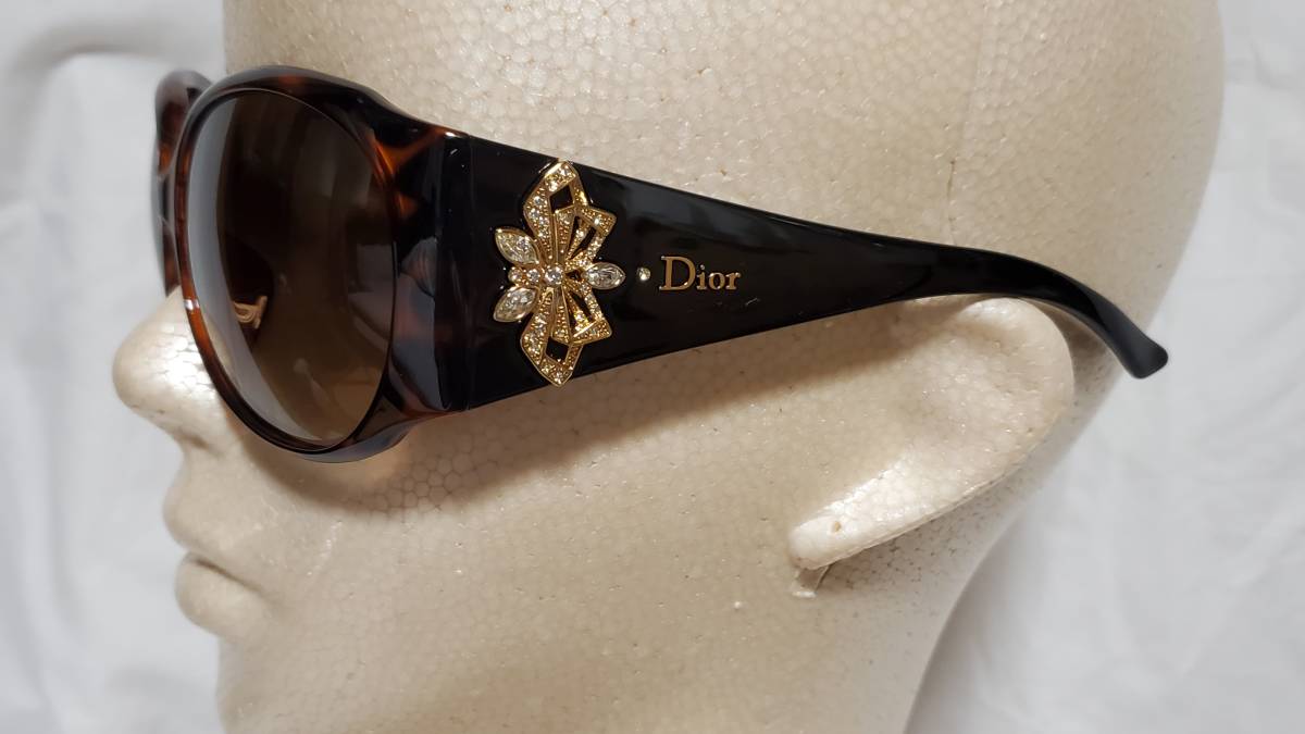  regular beautiful rare Christian Dior Dior Logo butterfly equipment ornament luxury sunglasses black tea leopard print series combination jewelry I wear attached have 