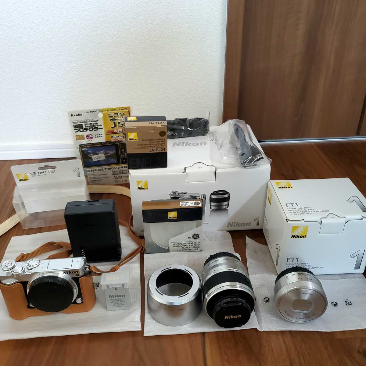 人気の新作 SILVER NIKON 1 J5 J5 ズームレンズキット セット - www