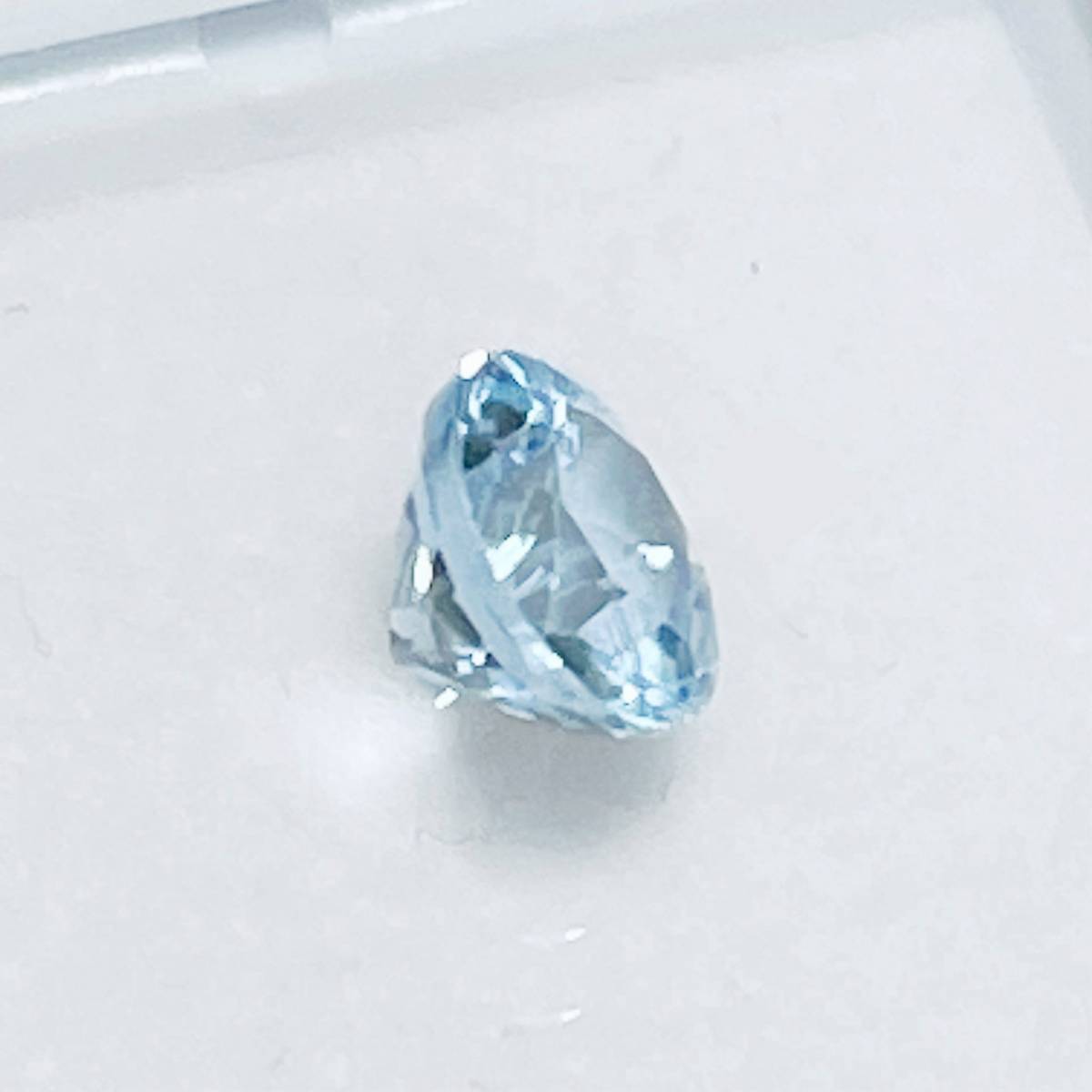 天然　トパーズ　ライトブルー　ルース　1.135ct　ブリリアントカット　裸石　宝石　綺麗♪_画像4