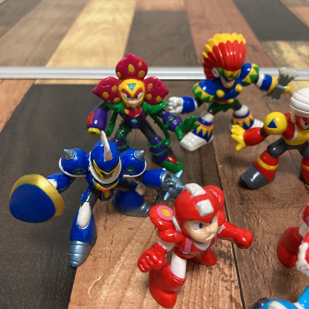 ロックマン6 キャラフルワールド ダイナミックバトル フィギュア レトロ
