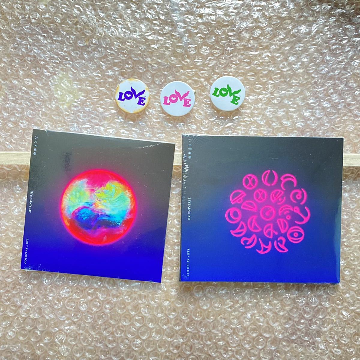 My Universe Coldplay x BTS CD 限定盤と通常盤 Love Button 缶バッジ JINセット 