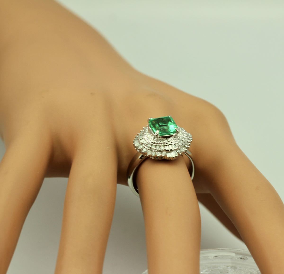 Pt900 natural emerald ring 1.63ct