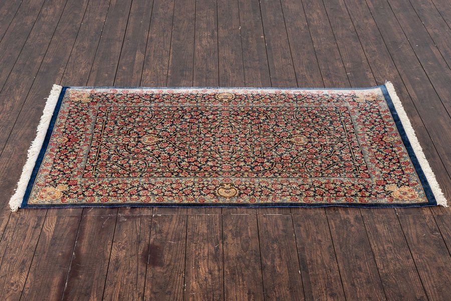 【絨毯】『 ペルシャ絨毯 シルク 100万ノット クム産 径127×80cm 13333 』インテリア 絨毯 じゅうたん カーペット ラグ 家具