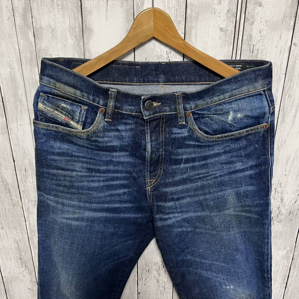 美品!DIESEL D-FINING テーパードストレッチデニム!イタリア製