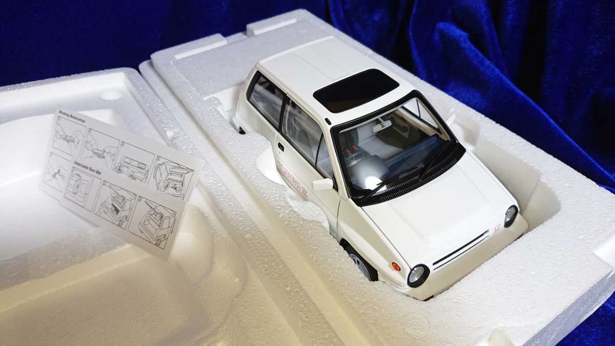 1/18 AUTOART オートアート HONDA CITY Bulldog With Motocompo 1/18 AUTOART オートアート HONDA CITY Bulldog With Motocompo