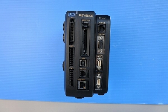送料無料【管理番号H60547】KEYENCE デジタル画像センサ/コントローラ CV-3000 (動作確認済)