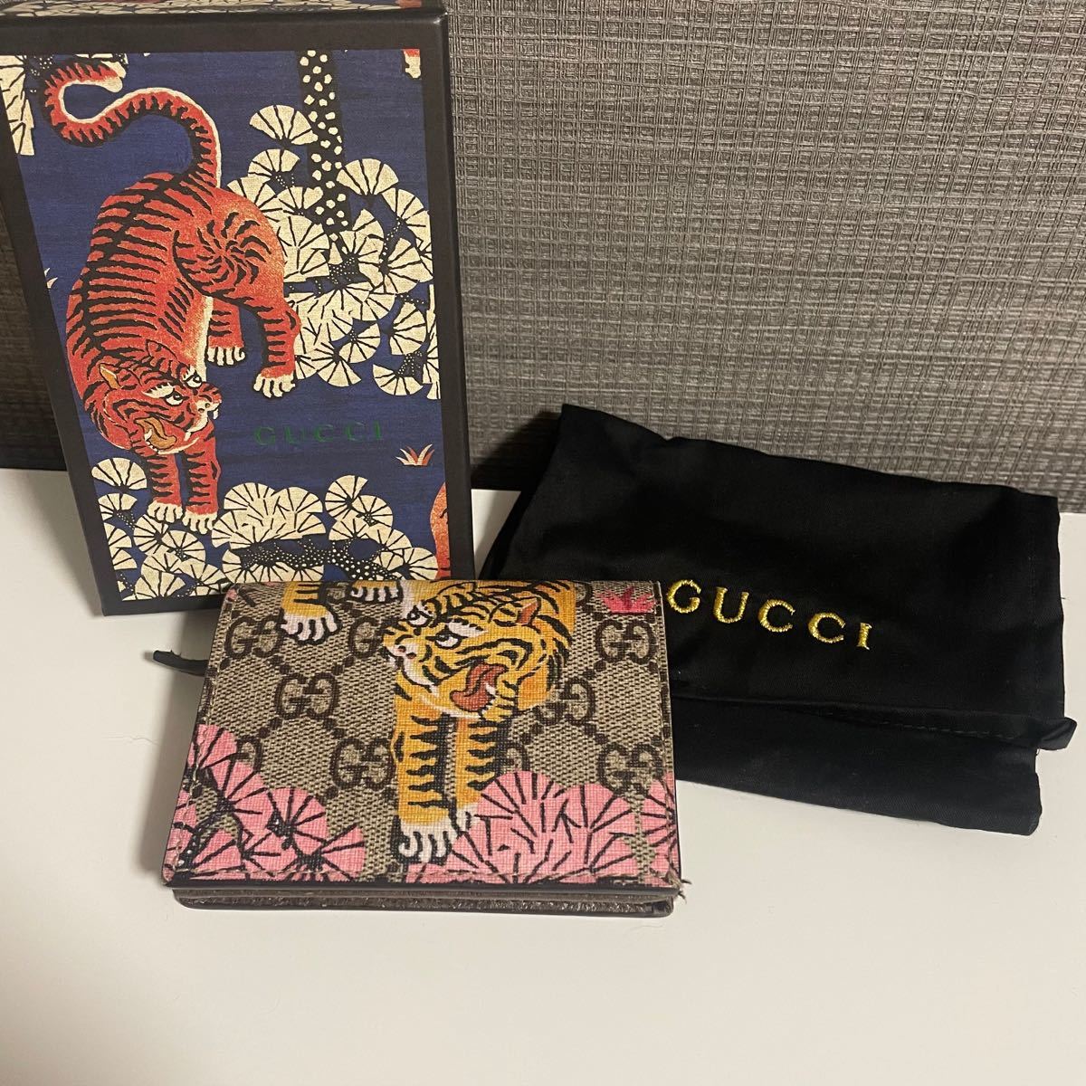 当店一番人気当店一番人気付属品・箱付き❗️GUCCI ベンガル タイガー