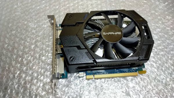 Z24 SAPPHIRE R7 250XE 1GB DVI HDMI PCI-Express グラフィックボード_画像2