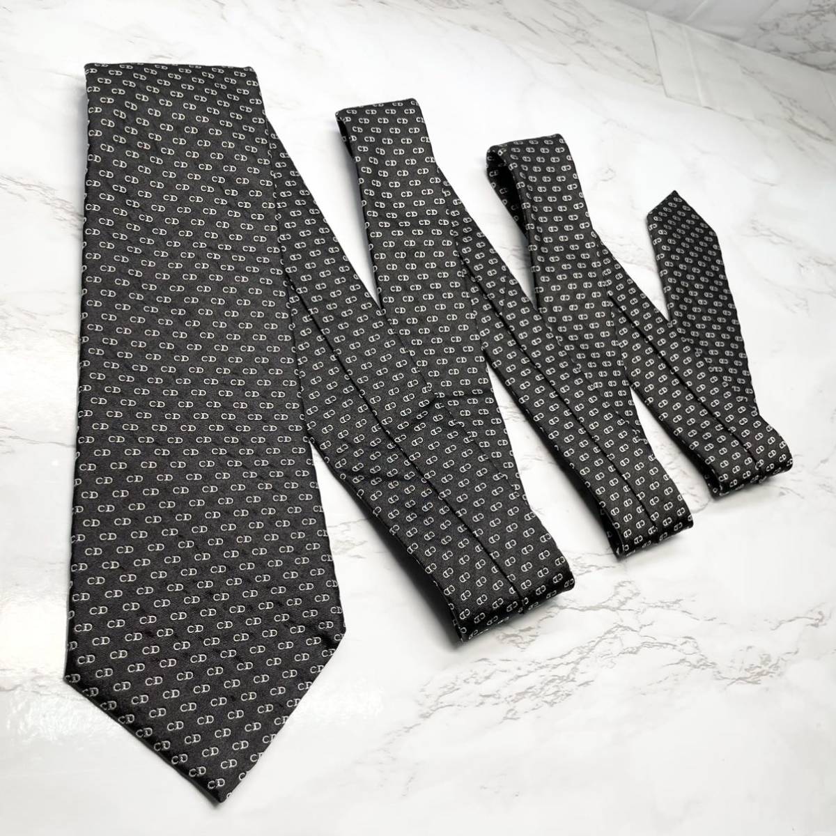 極美品 DIOR homme ネクタイ シルク100% CD柄 総柄 ブランドロゴ 刺繍 ブラック 送料無料