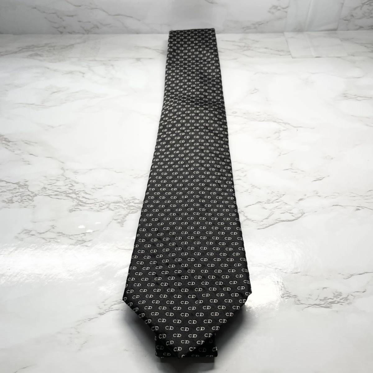 極美品 DIOR homme ネクタイ シルク100% CD柄 総柄 ブランドロゴ 刺繍 ブラック 送料無料