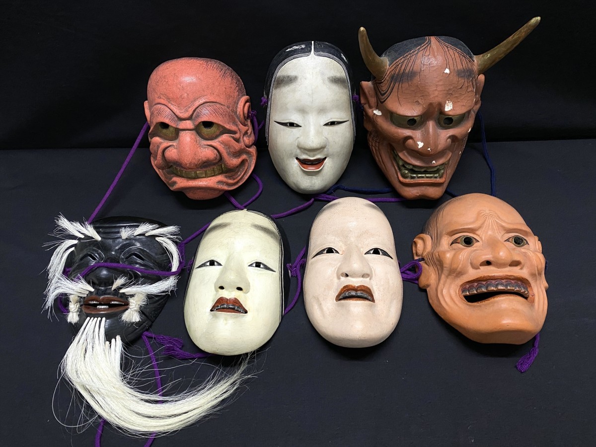 ヤフオク! - 能面 木彫 小面 若女 黒武尉 箱 時代物 伝統工芸 能楽...