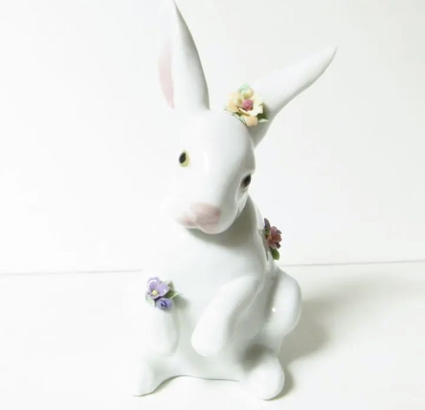 【送料無料】LLADRO リヤドロ 花飾りの 白ウサギ 2体セット ホワイト ラビット フィギュア 動物 装飾欠けあり インテリア 置き物 うさぎ 兎_画像2