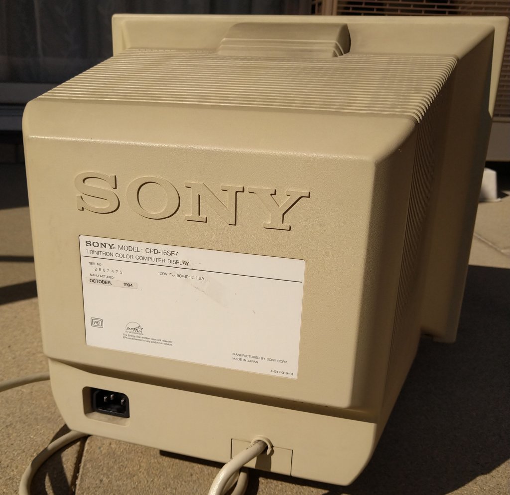 【訳あり】ソニー CPD-15SF7 SONY トリニトロン カラー コンピュータ ディスプレイ。マルチスキャン モニター PC-98  24kHz対応CRT、日本製