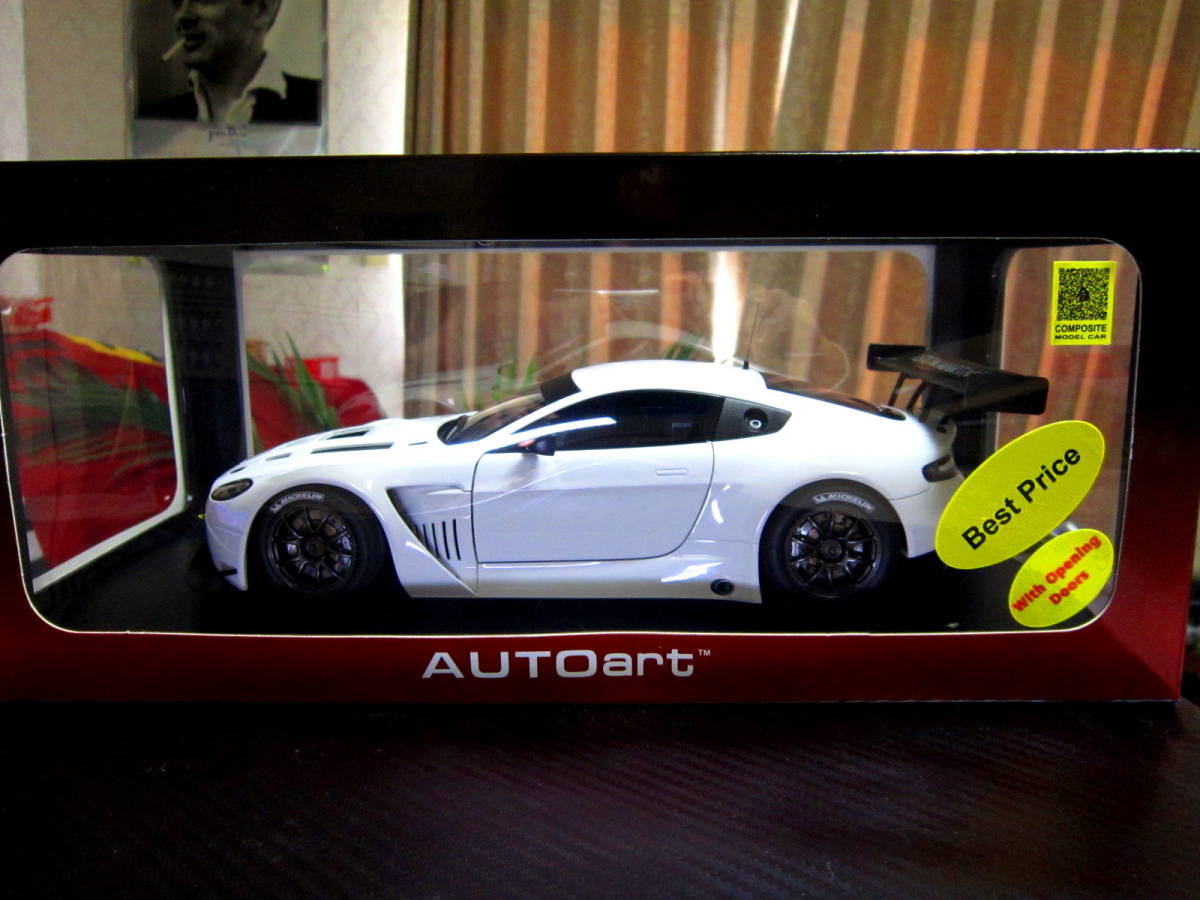  снижение цены! Auto Art *AUTOart 1/18 Aston Martin * vantage V12 GT3 /2013