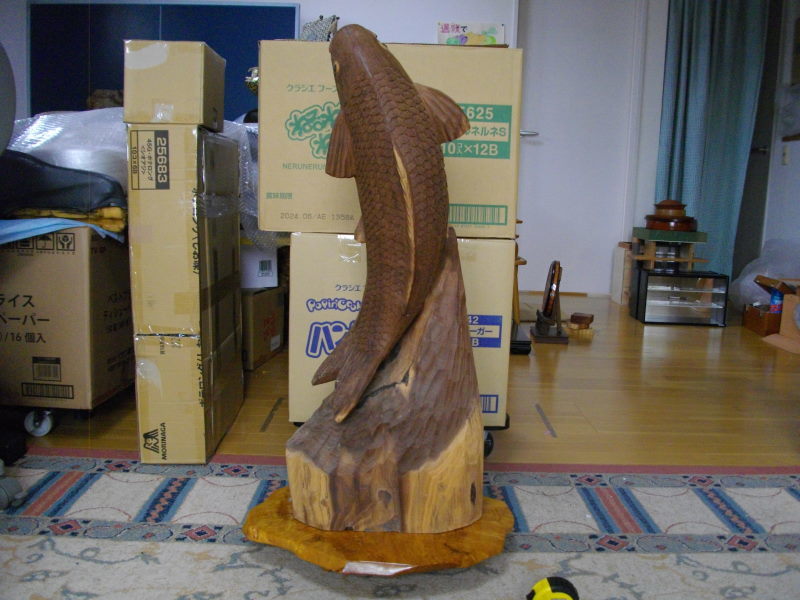送料無料 まとめて 木彫りの鯉・作家物・H80×W33×D19cm