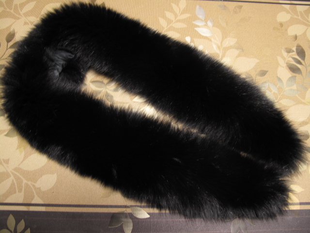  as good as new fur real fur fox fox fur black black tippet muffler collar to coil neck volume high class book@ fur 