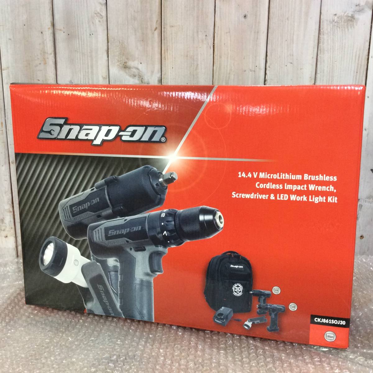 【AH-8368】★送料無料★ 新品未使用品 Snap-on 電動工具セット スナップオンツールズジャパン 生誕30周年記念限定パッケージ CKJ861SOJ30_画像2