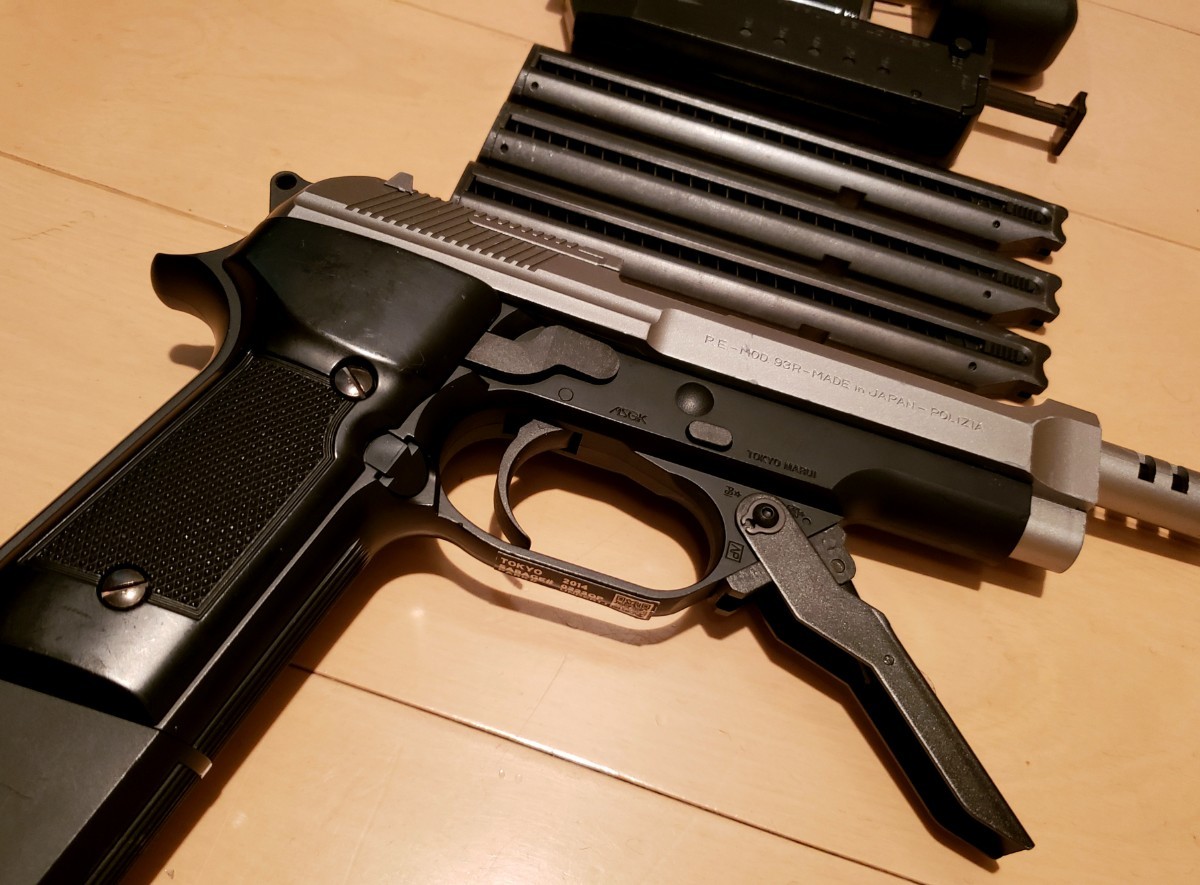 東京マルイ「M93R」電動ガン一式 まとめ マガジン×-本、ハンドガン