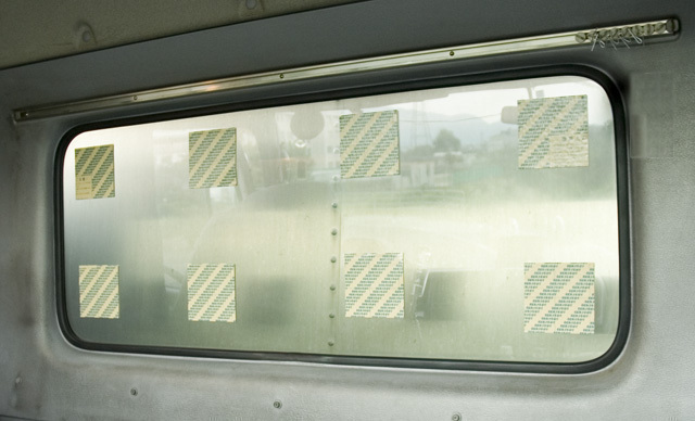 いすゞ 320フォワード スーパーミラー ベッド窓 （ リア窓） 鏡面 内装 トラックパーツ 年式：H6/2~H19/6【標準・ワイド共通】_画像6