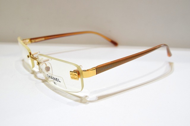 CHANEL(シャネル)2028 c.155ヴィンテージメガネフレーム新品 CHANEL(シャネル)2028 c.155ヴィンテージメガネフレーム新品