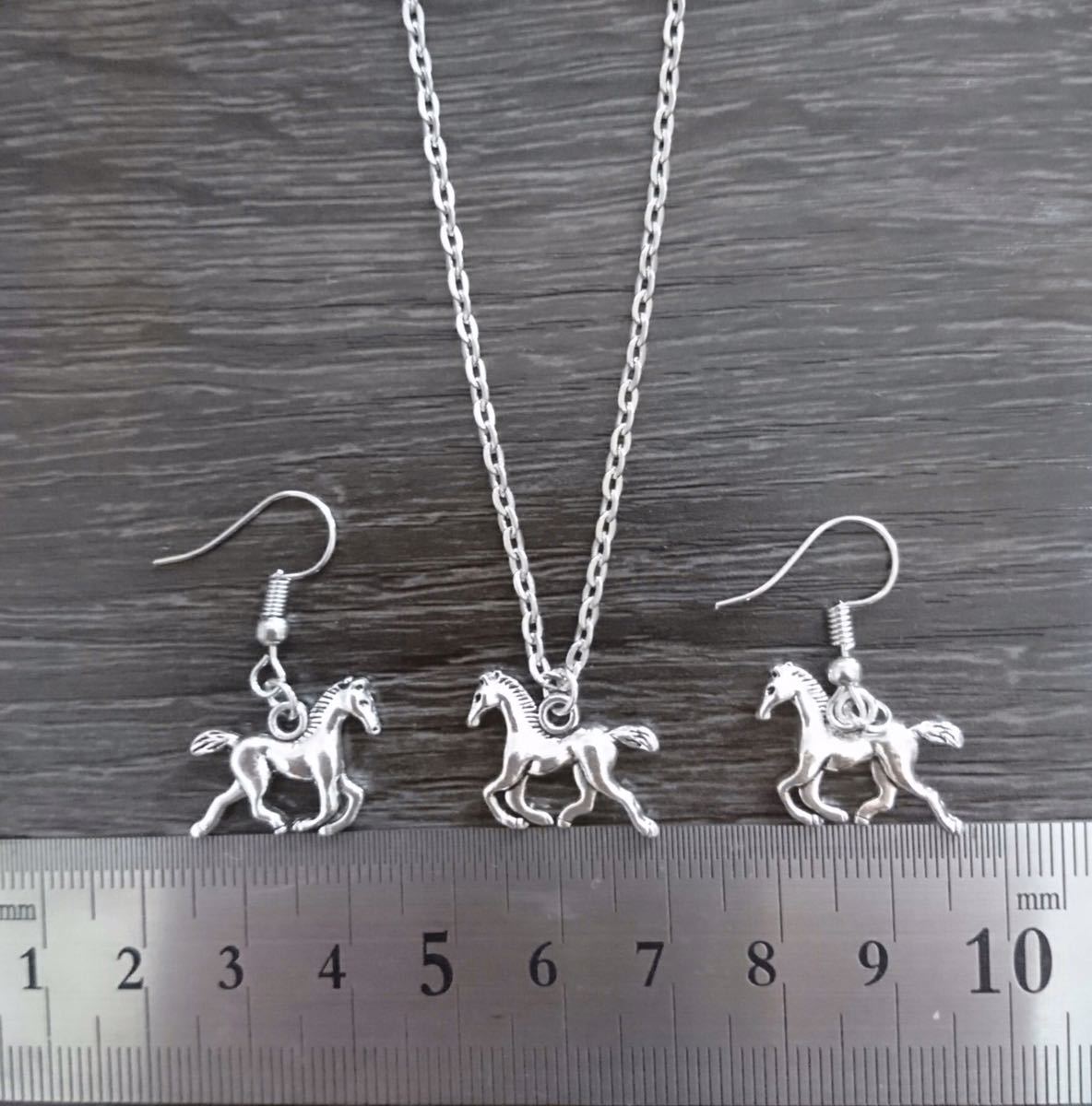  horse riding horse necklace & earrings 