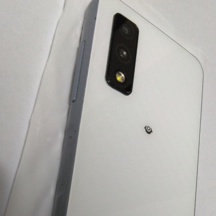 SIMフリー Mode1 Grip MD-05P スタイリッシュ ホワイト スマートフォン本体【日本製 Android】
