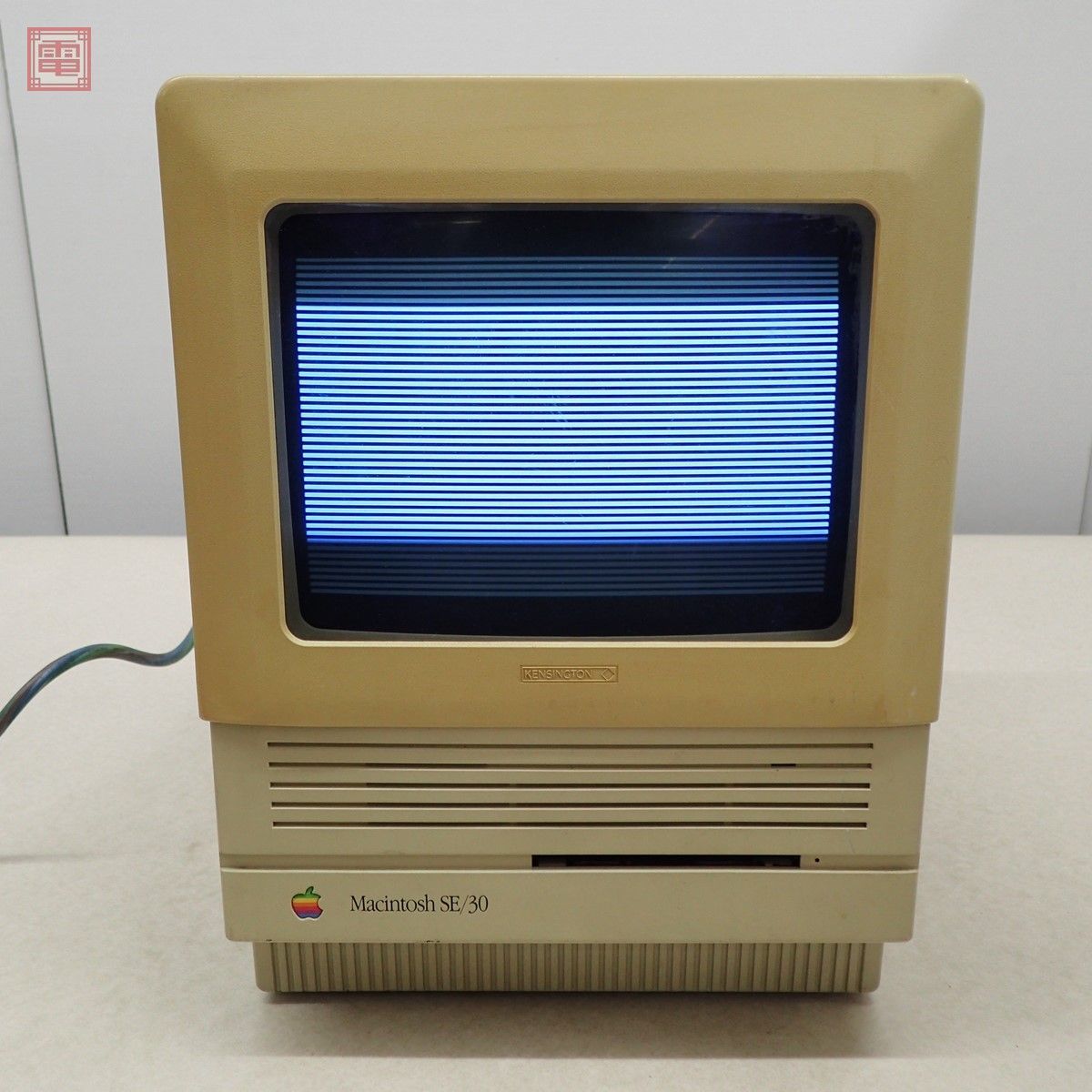 Apple Macintosh SE/30（M5119）本体 画面カバー付 アップル