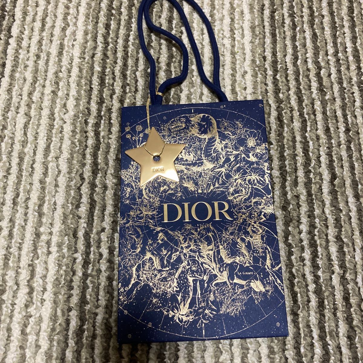 PayPayフリマ｜ディオール Dior クリスマス 2022 限定 ショッパー ショップ袋 紙袋